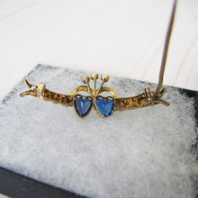 Cargar imagen en el visor de la galería, Antique 9ct Gold and Blue Iolite Sweetheart Brooch. Victorian Luckenbooth Heart Love Token Wedding Brooch.
