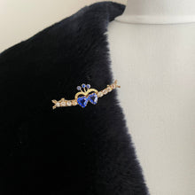 Cargar imagen en el visor de la galería, Antique 9ct Gold and Blue Iolite Sweetheart Brooch. Victorian Luckenbooth Heart Love Token Wedding Brooch.