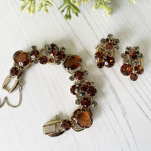 Carica l'immagine nel visualizzatore di Gallery, Vintage 1960s Juliana Bracelet and Earring Set. Delizza and Elster (D&E) Crystal Rhinestone Jewelry Set