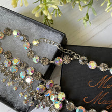 Lade das Bild in den Galerie-Viewer, Vintage 1950s Austrian Crystal Collar Necklace. Misty Grey Aurora Borealis Rhinestone Flower Necklace.