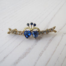 Cargar imagen en el visor de la galería, Antique 9ct Gold and Blue Iolite Sweetheart Brooch. Victorian Luckenbooth Heart Love Token Wedding Brooch.