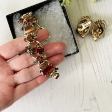 Carica l'immagine nel visualizzatore di Gallery, Vintage 1960s Juliana Bracelet and Earring Set. Delizza and Elster (D&E) Crystal Rhinestone Jewelry Set