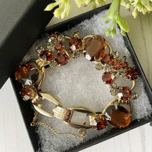 Carica l'immagine nel visualizzatore di Gallery, Vintage 1960s Juliana Bracelet and Earring Set. Delizza and Elster (D&E) Crystal Rhinestone Jewelry Set