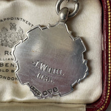 Charger l'image dans la galerie, Antique 9ct Gold, Silver & Enamel Fob Pendant. Superb Vintage Golfer Fob, Northern Goldsmiths, Hallmarked Chester 1936. Art Deco Pendant Fob