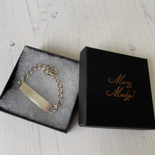 Carica l'immagine nel visualizzatore di Gallery, Vintage 1978 Sterling Silver ID Bracelet. Chunky Cuban Curb Chain Identity Bracelet, London Hallmarks. Original 1970s Retro Unisex Jewelry
