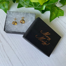 Cargar imagen en el visor de la galería, Victorian Scottish 15ct Gold Cairngorm Citrine Earrings. Antique Golden Citrine Solitaire Stud Earrings In Coronet Settings