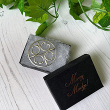 Cargar imagen en el visor de la galería, Vintage Ola Gorie St Magnus Cross Celtic Brooch. Scottish Sterling Silver Brooch, Edinburgh 1971