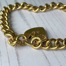 Cargar imagen en el visor de la galería, Antique 9ct Gold Curb Link Bracelet with Heart Padlock Clasp. 9ct Gold, Metal Core Chunky Chain Bracelet. Vintage Sweetheart Bracelet.