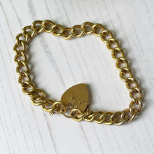 Cargar imagen en el visor de la galería, Antique 9ct Gold Curb Link Bracelet with Heart Padlock Clasp. 9ct Gold, Metal Core Chunky Chain Bracelet. Vintage Sweetheart Bracelet.