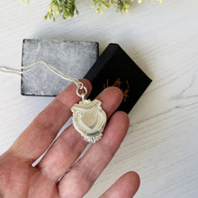 Charger l'image dans la galerie, Art Deco Sterling Silver Engraved Pendant Fob