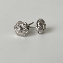 Cargar imagen en el visor de la galería, Antique Platinum & Diamond Stud Earrings. 1920s Art Deco Diamond Solitaire Flower Earrings with Antique Box