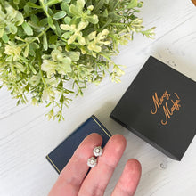 Cargar imagen en el visor de la galería, Antique Platinum & Diamond Stud Earrings. 1920s Art Deco Diamond Solitaire Flower Earrings with Antique Box