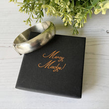 Cargar imagen en el visor de la galería, Vintage Victorian Style Silver Bracelet, Engraved Ferns. English Sterling Silver Hinged Bangle. Sweetheart Bracelet, Hallmarked 1959