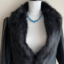 Cargar imagen en el visor de la galería, Antique Venetian Foil Glass Necklace. 1920s Art Deco Silver & Gold Leaf Murano Glass Bead Collar Necklace. Electric Blue Cube Bead Necklace