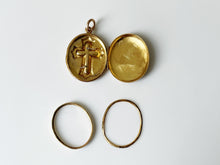 Cargar imagen en el visor de la galería, Antique Victorian 15ct Gold Engraved Forget-me-Not Flower & Cross Locket. Double Sided Solid Gold Mourning Locket