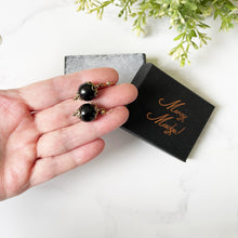 Lade das Bild in den Galerie-Viewer, Antique Whitby Jet Orb Earrings. Victorian/Edwardian Gold Filigree & Black Jet Bead Earrings. Antique Drop Earrings