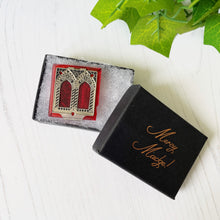 Cargar imagen en el visor de la galería, Antique Czech Red Glass Pocket Shrine With Rosary & Sacred Heart Jesus Statue. Vatican Double Window Devotional Catholic Miniature Shrine