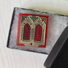 Cargar imagen en el visor de la galería, Antique Czech Red Glass Pocket Shrine With Rosary & Sacred Heart Jesus Statue. Vatican Double Window Devotional Catholic Miniature Shrine