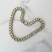 Cargar imagen en el visor de la galería, Antique Victorian Silver Book Chain Necklace. Aesthetic Sterling Silver Collar Necklace For Large Antique Lockets.