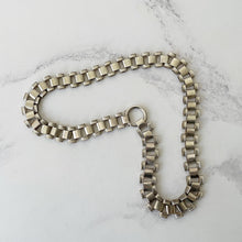 Cargar imagen en el visor de la galería, Antique Victorian Silver Book Chain Necklace. Aesthetic Sterling Silver Collar Necklace For Large Antique Lockets.