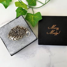 Cargar imagen en el visor de la galería, Antique Victorian Silver Book Chain Necklace. Aesthetic Sterling Silver Collar Necklace For Large Antique Lockets.