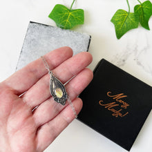 Cargar imagen en el visor de la galería, Art Nouveau Silver Abalone Shell Pendant Necklace. Antique Sterling Silver Arts & Crafts Necklace Pendant On Chain. Edwardian Necklace