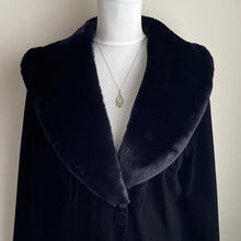 Cargar imagen en el visor de la galería, Art Nouveau Silver Abalone Shell Pendant Necklace. Antique Sterling Silver Arts & Crafts Necklace Pendant On Chain. Edwardian Necklace