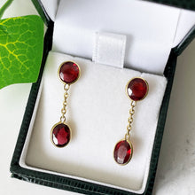 Cargar imagen en el visor de la galería, Vintage 18ct Gold Bohemian Garnet Earrings. Art Deco Revival Red Garnet Pendant Earrings. Cushion & Oval Cut Gold Dangle Earrings