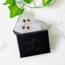 Cargar imagen en el visor de la galería, Vintage 18ct Gold Bohemian Garnet Earrings. Art Deco Revival Red Garnet Pendant Earrings. Cushion & Oval Cut Gold Dangle Earrings