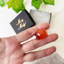 Cargar imagen en el visor de la galería, Vintage Scottish Carnelian Dome Band Ring. 1970s Carved Natural Orange Red Banded Agate Statement Ring. Wide, Unisex Size UK T/US 9 3/4.