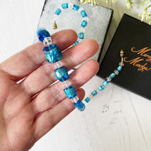 Cargar imagen en el visor de la galería, Antique Venetian Foil Glass Necklace. 1920s Art Deco Silver & Gold Leaf Murano Glass Bead Collar Necklace. Electric Blue Cube Bead Necklace