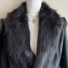 Cargar imagen en el visor de la galería, Antique Victorian 15ct Gold Engraved Forget-me-Not Flower & Cross Locket. Double Sided Solid Gold Mourning Locket