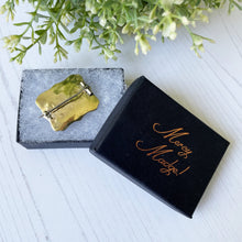 Cargar imagen en el visor de la galería, Antique Georgian Gold Cased Locket Brooch With Hair Work. Victorian Rolled Gold Fill Sentimental/Mourning Brooch