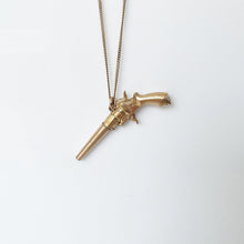 Charger l'image dans la galerie, Victorian Gold Gilt Revolver Watch Key Pendant. Antique Gun Pendant On 9ct Gold Chain. Edwardian Gold Pocket Watch Key Novelty Fob.