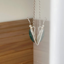 Cargar imagen en el visor de la galería, Vintage Sterling Silver And Malachite Moth Pendant. Art Nouveau Revival Pendant Necklace. Antique Arts & Crafts Style Pendant and Chain.