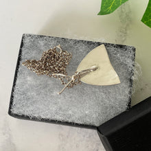 Cargar imagen en el visor de la galería, Vintage Sterling Silver And Malachite Moth Pendant. Art Nouveau Revival Pendant Necklace. Antique Arts & Crafts Style Pendant and Chain.