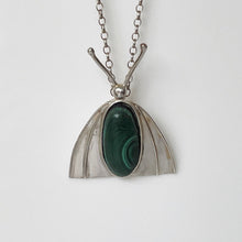 Cargar imagen en el visor de la galería, Vintage Sterling Silver And Malachite Moth Pendant. Art Nouveau Revival Pendant Necklace. Antique Arts & Crafts Style Pendant and Chain.