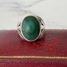 Cargar imagen en el visor de la galería, Antique Arts & Crafts Malachite Ring. Edwardian Sterling Silver Banded Green Agate Dome Ring. Unisex Statement Ring: Size US 9/UK S/EU 59