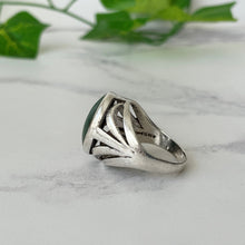 Cargar imagen en el visor de la galería, Antique Arts & Crafts Malachite Ring. Edwardian Sterling Silver Banded Green Agate Dome Ring. Unisex Statement Ring: Size US 9/UK S/EU 59