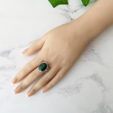 Cargar imagen en el visor de la galería, Antique Arts & Crafts Malachite Ring. Edwardian Sterling Silver Banded Green Agate Dome Ring. Unisex Statement Ring: Size US 9/UK S/EU 59