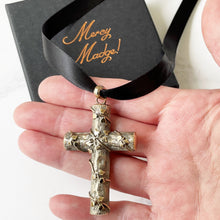 Cargar imagen en el visor de la galería, Antique Victorian Large Cross Pendant. Gold Engraved & Embossed Ivy Necklace Pendant. Antique Spiritual Christian Jewelry