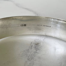 Cargar imagen en el visor de la galería, Vintage Victorian Revival Sterling Silver Hinged Bangle. L & Co Engraved Pansy and Daisy Bracelet, Birmingham 1964. English Silver Cuff.