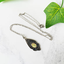 Cargar imagen en el visor de la galería, Art Nouveau Silver Abalone Shell Pendant Necklace. Antique Sterling Silver Arts & Crafts Necklace Pendant On Chain. Edwardian Necklace