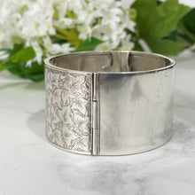 Cargar imagen en el visor de la galería, Antique Victorian Engraved Silver Wide Cuff Bracelet. Sterling Silver Aesthetic Engraved Ivy Cuff. English Sweetheart Bangle, 1881 Hallmark
