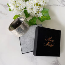 Cargar imagen en el visor de la galería, Antique Victorian Engraved Silver Wide Cuff Bracelet. Sterling Silver Aesthetic Engraved Ivy Cuff. English Sweetheart Bangle, 1881 Hallmark