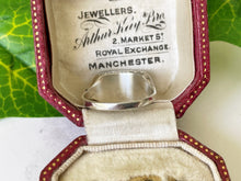 Cargar imagen en el visor de la galería, Art Deco 835 Silver Pave Set Marcasite Ring. 1930s Geometric Concave Band Style Ring. Vintage Cocktail Ring, Germany. Size 6 US/M UK/52 EU