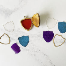 Load image into Gallery viewer, Gold Victorian Heart Shaped Shield Locket. Antique Scottish Carnelian 2 Sided Locket. Engraved Photo Locket & Chain. Scottish Agate Locket