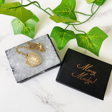 Load image into Gallery viewer, Gold Victorian Heart Shaped Shield Locket. Antique Scottish Carnelian 2 Sided Locket. Engraved Photo Locket & Chain. Scottish Agate Locket