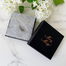 Charger l'image dans la galerie, Vintage James Avery Silver Pendant Necklace. Retired JA Pendant/Charm, Bunch Of Bluebonnet Flowers. Texas State Flower Sterling Pendant