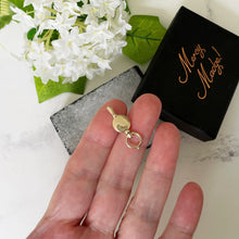 Charger l'image dans la galerie, Victorian 9ct Gold Pocket Watch Key. Antique Gold Miniature Key Pendant/Charm/Fob. Ladies Pocket Watch Winder Key For Albertina Bracelet.
